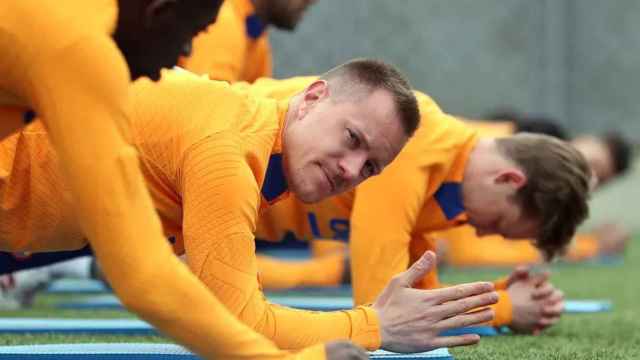 Ter Stegen y De Jong, durante uno de los entrenamientos del Barça / FCB