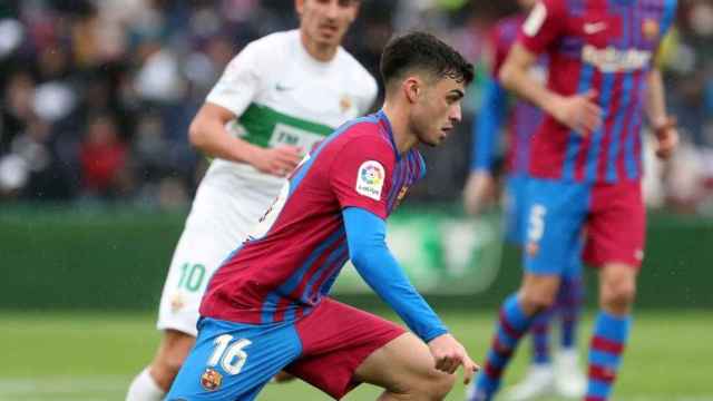 Pedri González en un lance de juego durante el Elche Barça / FCB