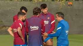 Charla privada de Sergi Barjuan con los capitanes del Barça / FCB