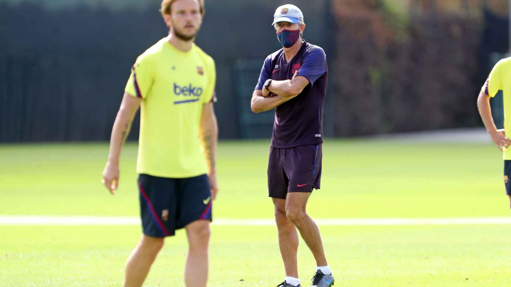 Quique Setién en un entrenamiento del Barça / FC Barcelona