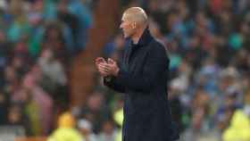 Zidane durante un encuentro con el Real Madrid/ Twitter
