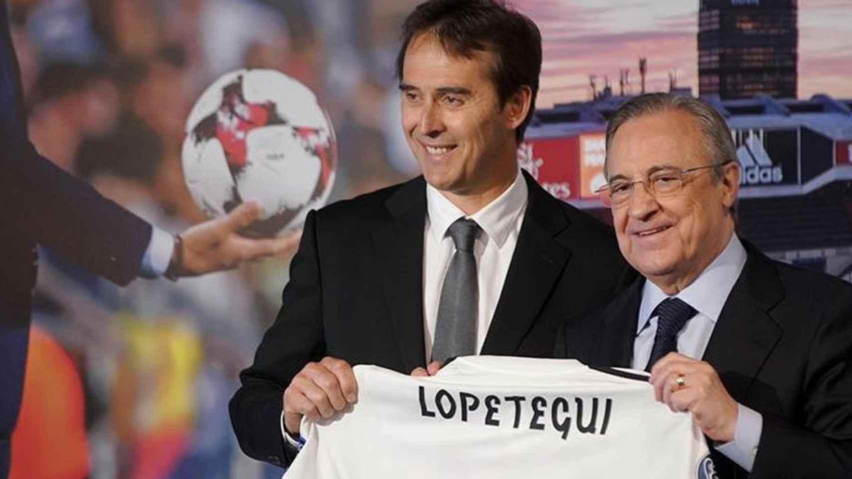 Florentino Pérez durante la presentación de Lopetegui como entrenador del Real Madrid / EFE