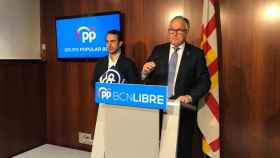 Óscar Ramírez (izq.) y Josep Bou (der.), representantes del PP de Barcelona / EP