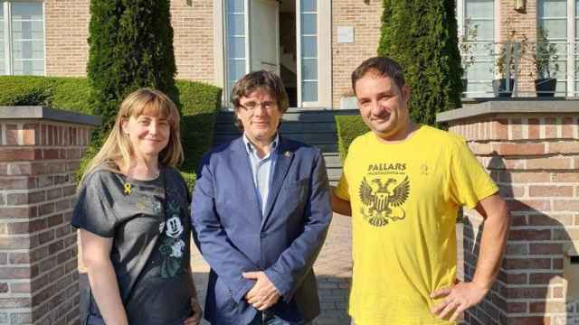 Carles Puigdemont en su casa de Waterloo