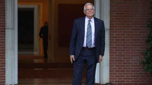 Borrell dice que no se puede prohibir el Diplocat pero el Gobierno seguirá sus acciones
