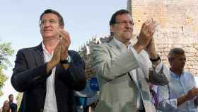 El presidente del Gobierno, Mariano Rajoy, junto al presidente de la Junta de Galicia, Alberto Núñez Feijóo, en el acto de inicio del curso político