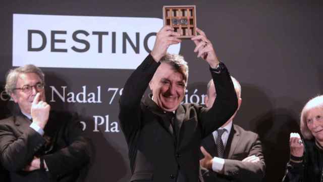 El escritor oscense Manuel Vilas recibe el 79 Premio Nadal - KIKE RINCÓN - EUROPA PRESS