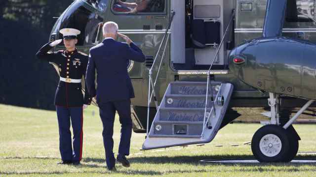 El presidente de Estados Unidos, Joe Biden, sube al Marine One en Washington / EFE