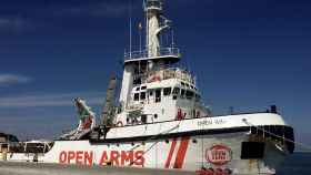 Barco de Open Arms que ha rescatado a náufragos en el Mediterráneo / EFE