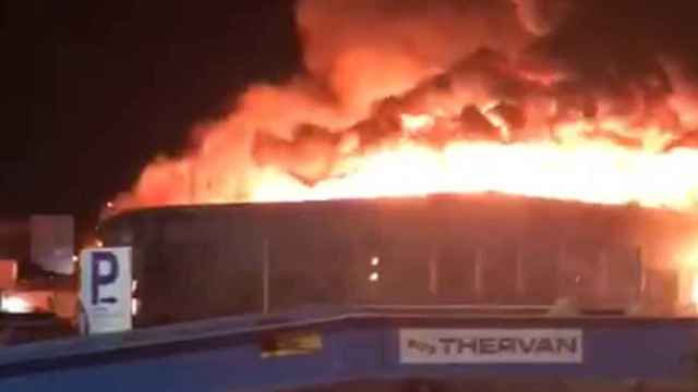Incendio en la planta de reciclaje de Granollers / @Elliotthidalgo1 (TWITTER)