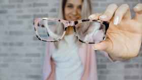 Gafas para mujer. Pexels photo