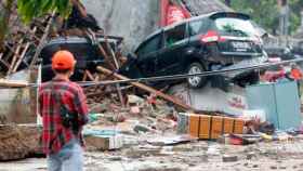 Los efectos del tsunami que ha impactado Indonesia, escombros en la ciudad de Pandeglang / EFE-EPA