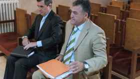 Jaume Matas y José Luis Ballester en el banquillo de los acusados esta mañana en Palma / EFE