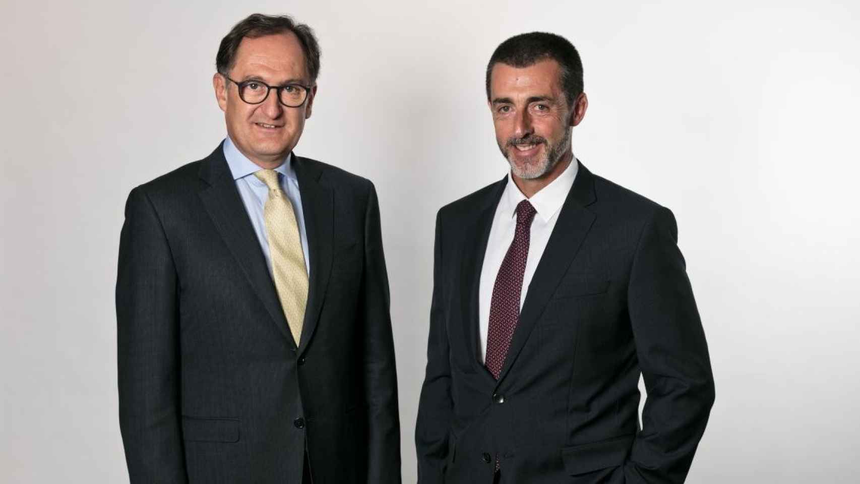 Xavier Cornella (i.) y Antoni Pintat (d.), director general y presidente de Crèdit Andorrà / CEDIDA