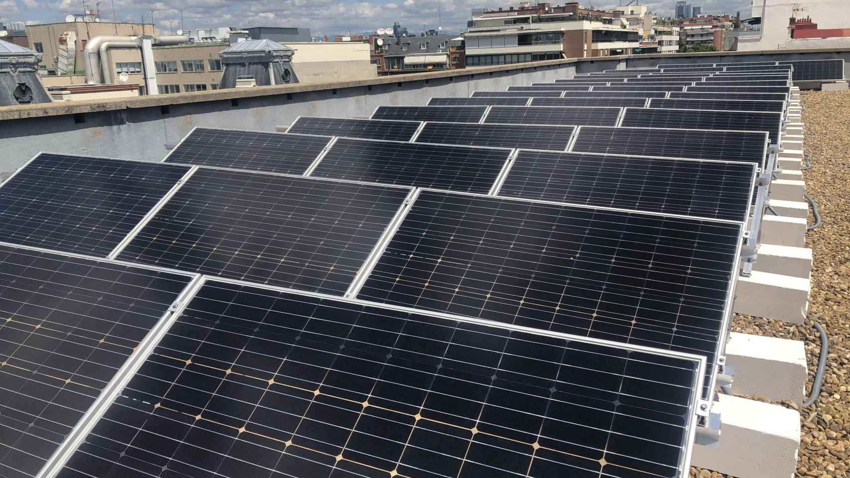 Atlantica refinancia dos proyectos de energía solar con un bono / EP