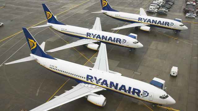 Varias aeronaves de Ryanair estacionadas en un aeropuerto / EUROPA PRESS