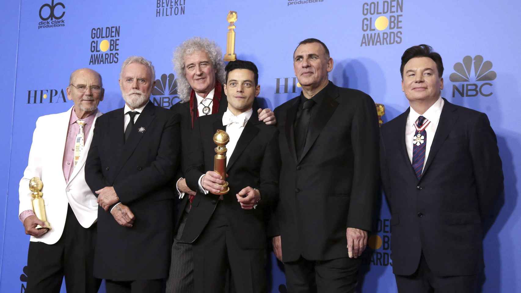 Los integrantes de Queen Roger Taylor y Brian May, junto a Rami Malek, protagonista de 'Bohemian Rhapsody' / EFE