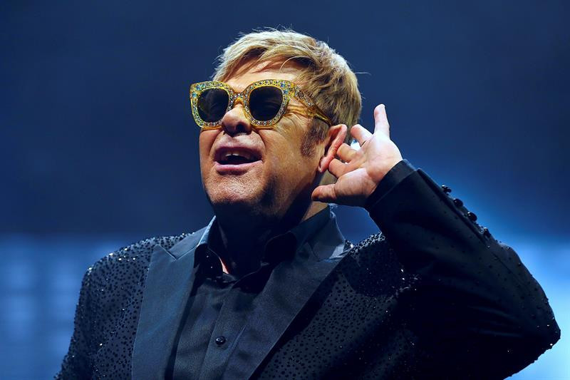 Elton John durante su actuación en Barcelona / EFE