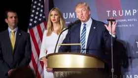 El presidente de Estados Unidos, Donald Trump, junto a su hija Ivanka Trump