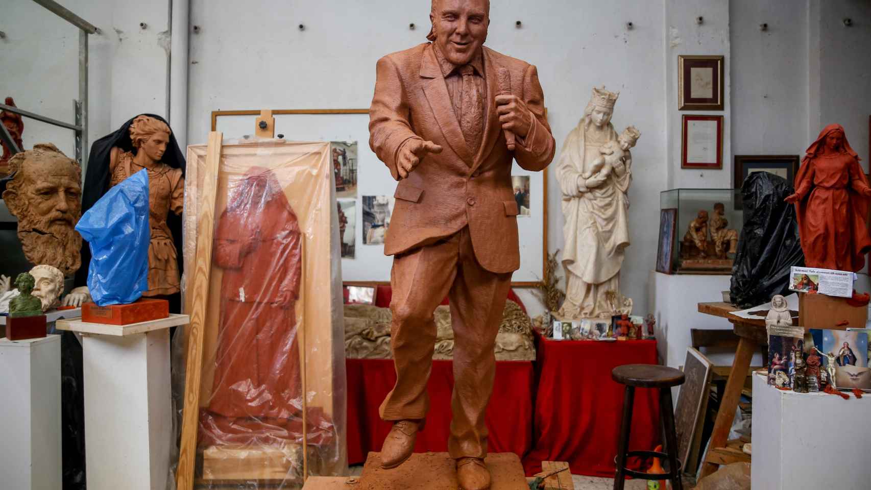 La estatua de bronce de Chiquito de la Calzada / EP