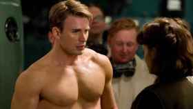 Chris Evans, uno de los actores que más se han musculado, en 'Capitán América: Primer Vengador' / DISNEY
