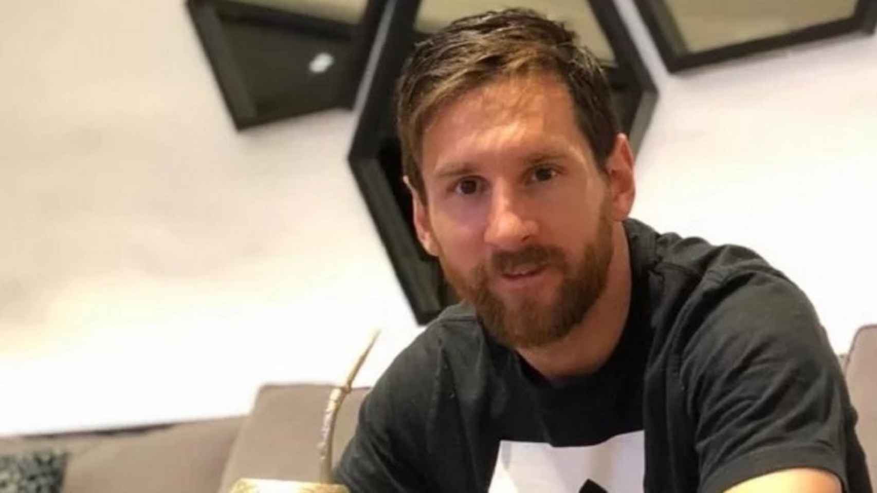 Una foto de archivo de Leo Messi tomando mate en su casa / INSTAGRAM