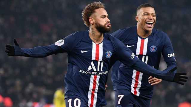 Neymar y Mbappé, celebrando un gol con el PSG | EFE