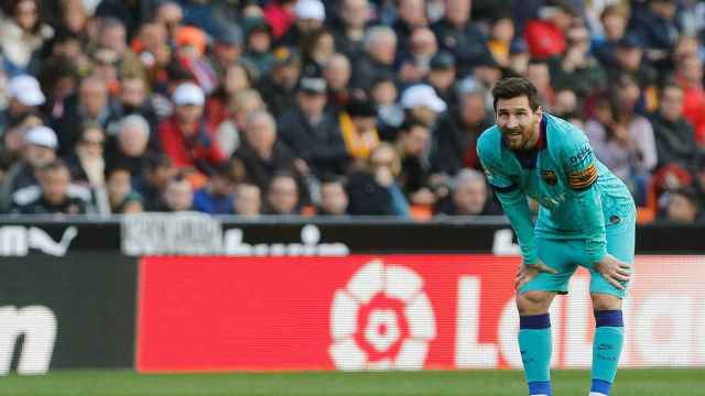 Leo Messi, solo ante el peligro en Mestalla: ¿Y si Valverde no era el problema? / EFE
