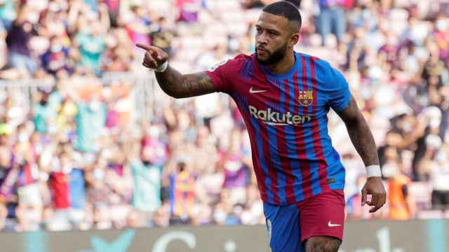 Memphis autor del primer gol del triunfo del Barça ante el Levante / EFE