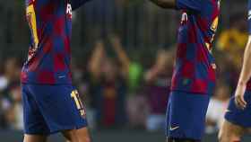 Ansu Fati celebra su gran debut junto a Antoine Griezmann en el Camp Nou / EFE