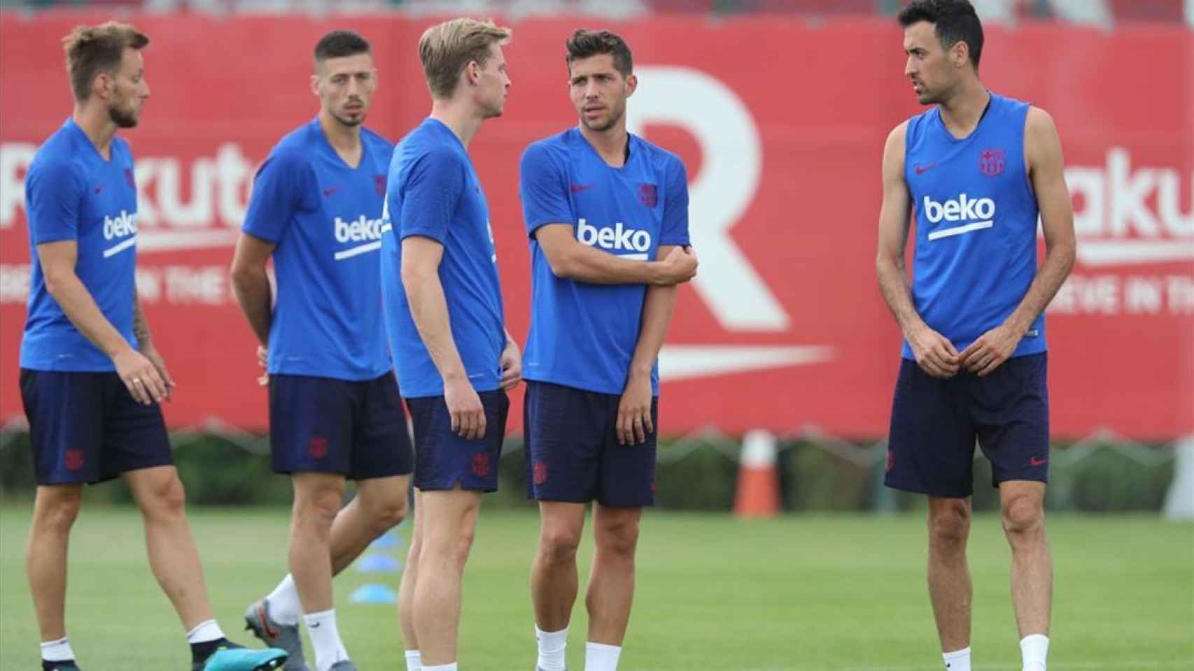Sergio Busquets en un entrenamiento con el FC Barcelona / EFE