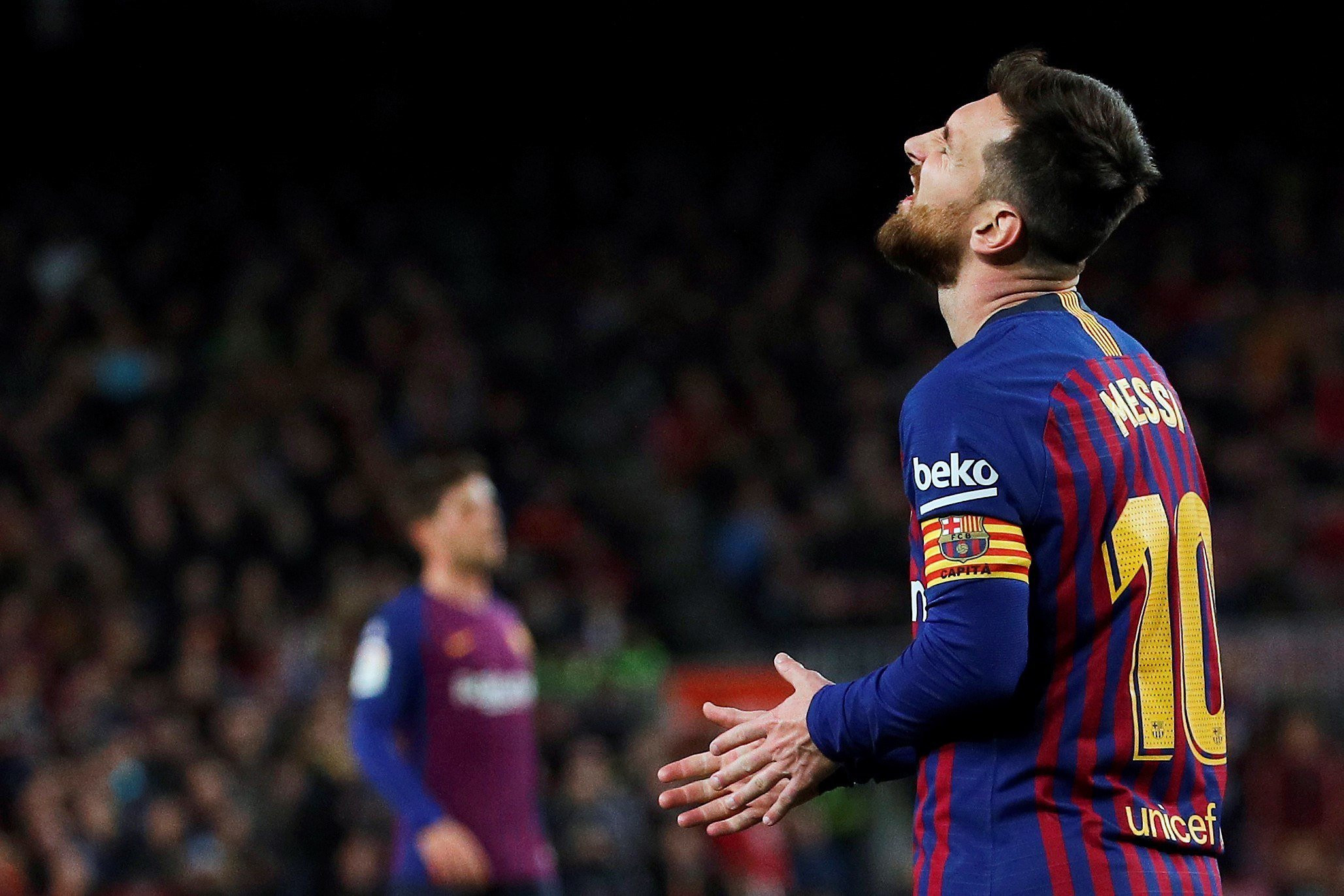 Leo Messi se lamenta de una ocasión durante un partido del Barça / EFE