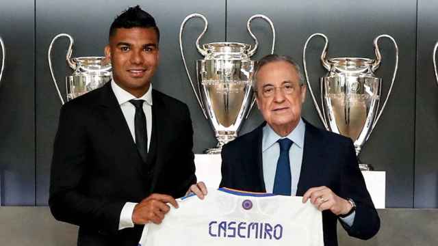 La foto del anuncio de la renovación contractual de Casemiro / Real Madrid