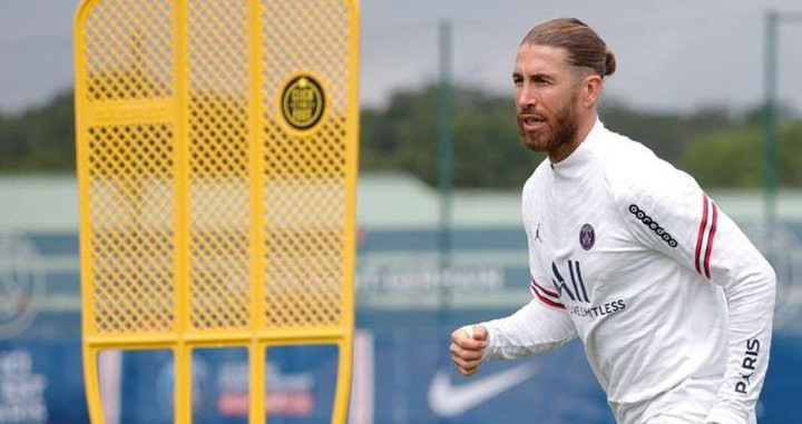 Sigue alargándose el debut de Sergio Ramos en el equipo francés / PSG