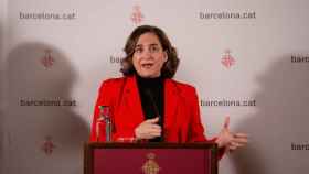 La alcaldesa de Barcelona, Ada Colau, interviene en una rueda de prensa tras una reunión sobre proyectos metropolitanos / EUROPA PRESS