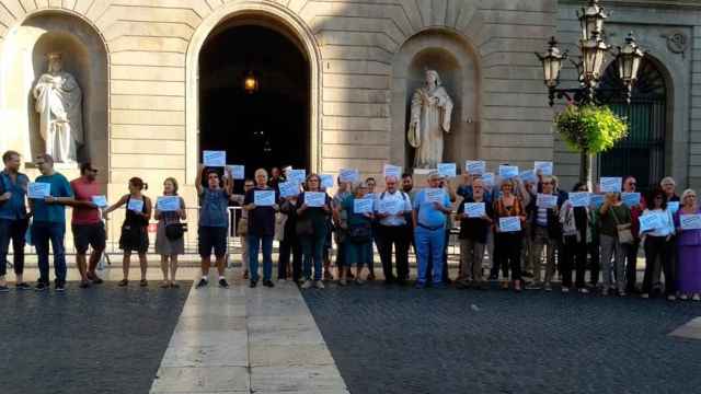 Manifestación en plaza Sant Jaume contra la nula condena del Govern a la potencial violencia por la que han sido detenidos los CDR / CG