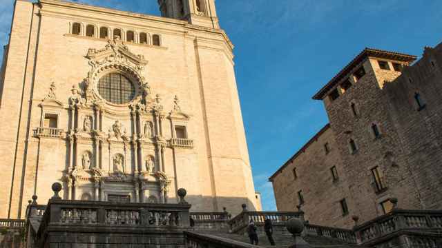 Escaleras de la Catedral de Girona, lugar desde el que los vecinos no pudieron escuchar las campanadas de Fin de Año / GLÒRIA SÁNCHEZ - EUROPA PRESS