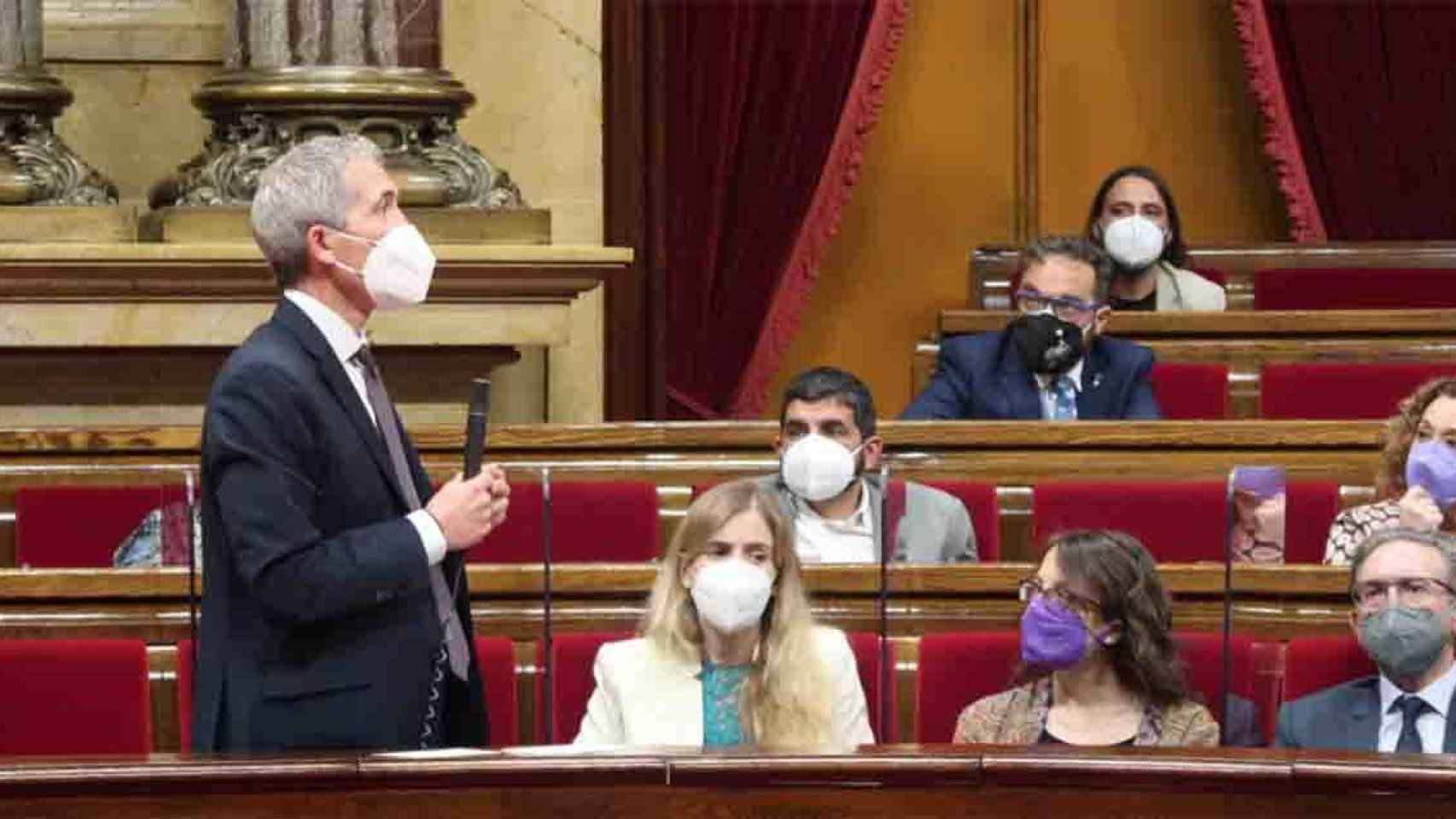 El consejero de Educación, Josep González Cambray, en el Parlament / PARLAMENT