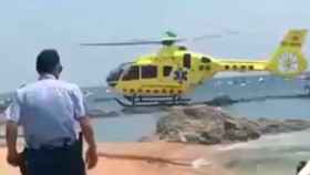 Un helicóptero medicalizado en Calella de Palafrugell