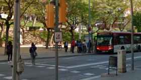 Este es el lugar en el que un autobús atropelló a un octogenario en Barcelona; habla el conductor