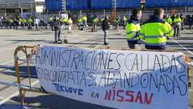 Protesta de los trabajadores de Tecnove frente a las instalaciones de Nissan / CEDIDA