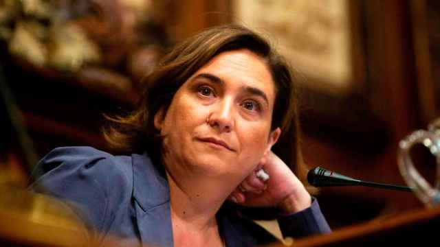 Ada Colau, alcaldesa de Barcelona, durante un pleno municipal / EFE