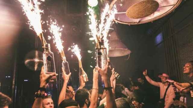 Fiesta en pleno cénit en la discoteca Otto Zutz de Barcelona / CG