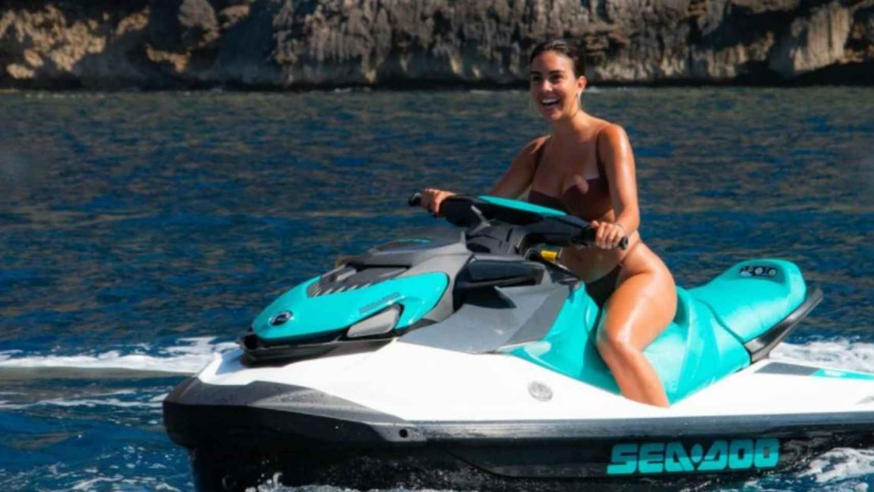 Georgina Rodríguez monta en moto de agua en Mallorca /INSTAGRAM
