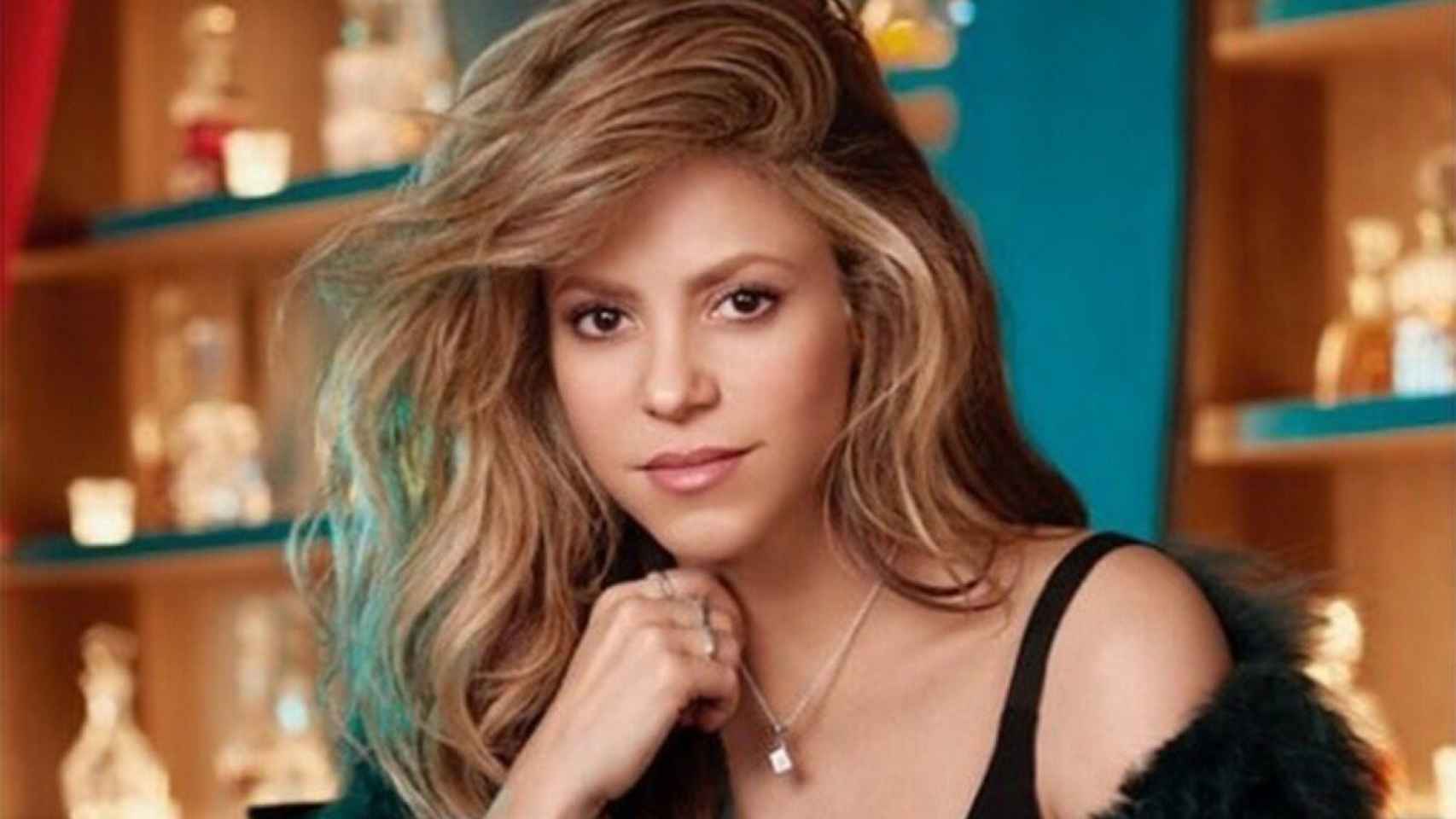 Shakira posa para la marca PANDORA  / INSTAGRAM
