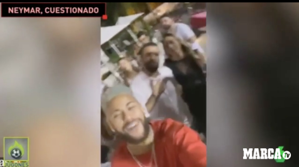 Neymar fiesta con los tois
