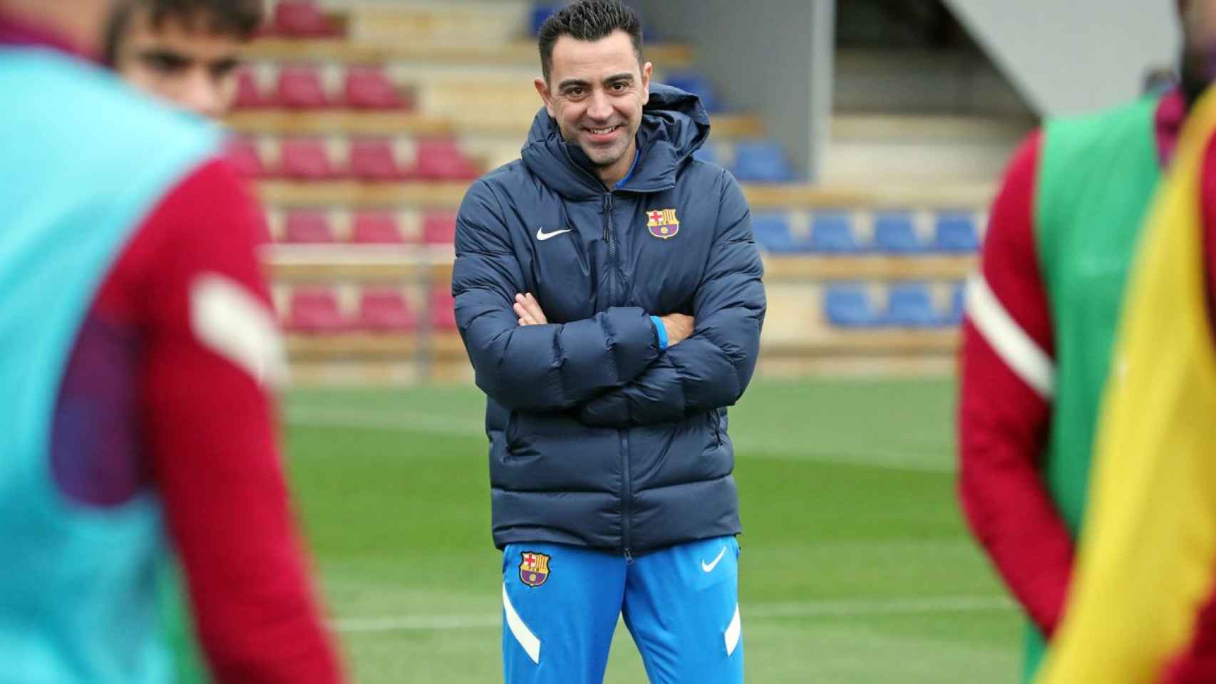 Xavi sonríe con el Barça / FCB