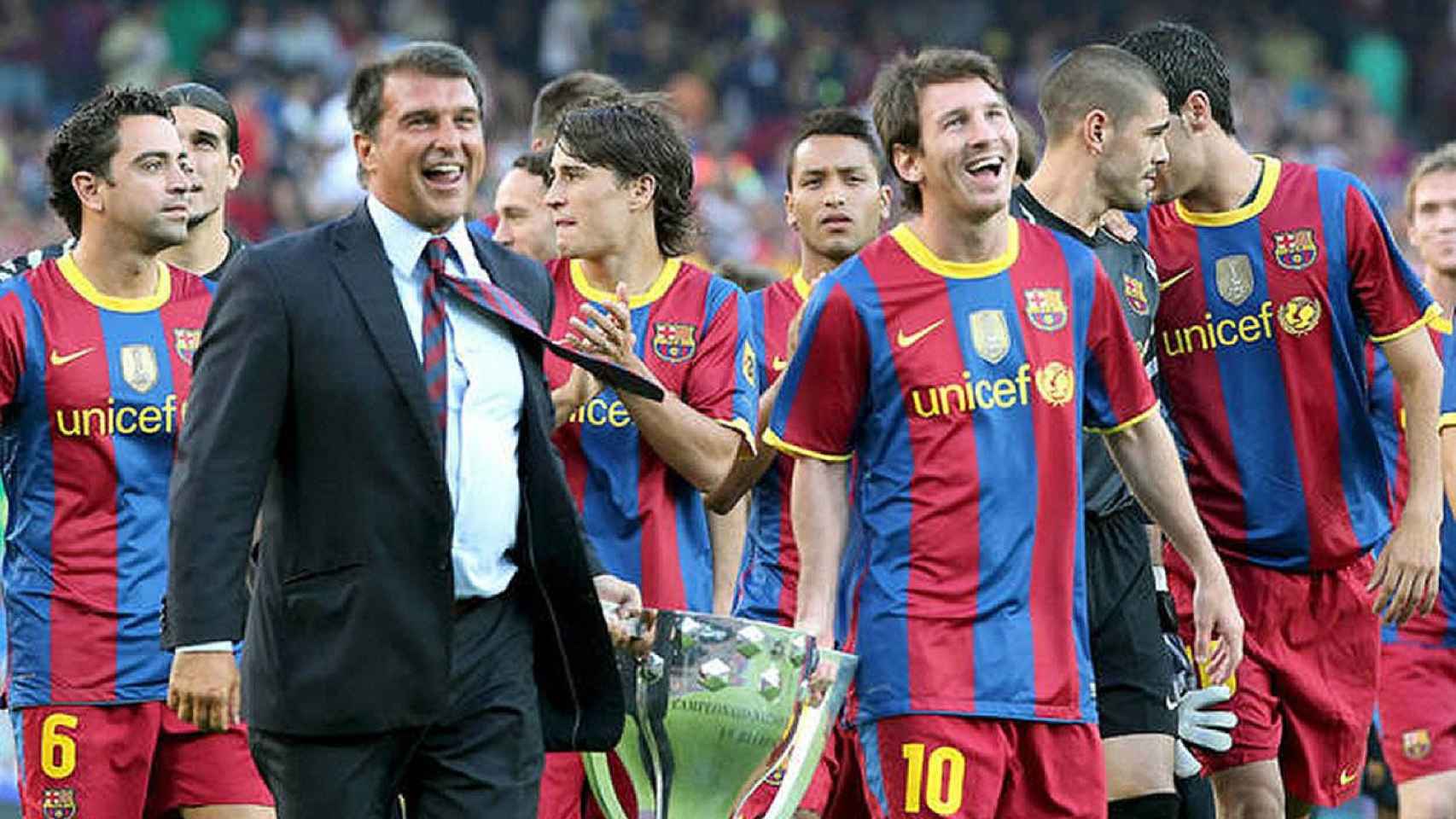 Joan Laporta con Messi en una foto de archivo / EFE