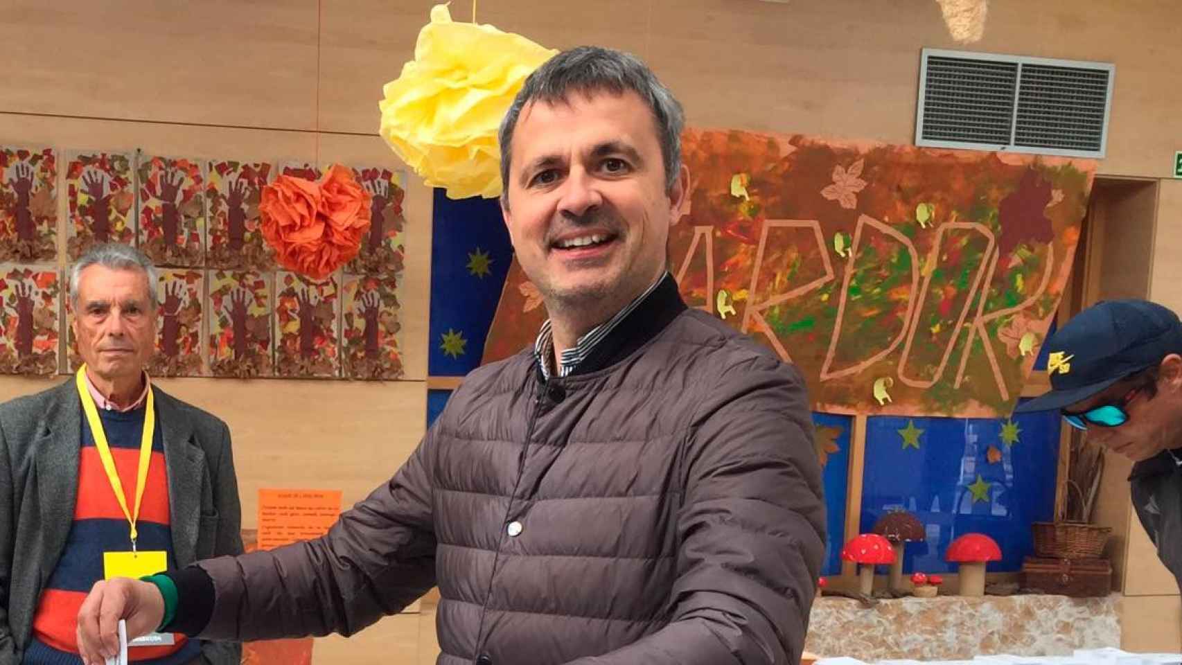 El profesor de la UPF y concejal de JxCat en el Ayuntamiento de Altafulla, Hèctor López Bofill, que ha pasado de invocar el sacrificio de vidas a las metralletas de Montenegro