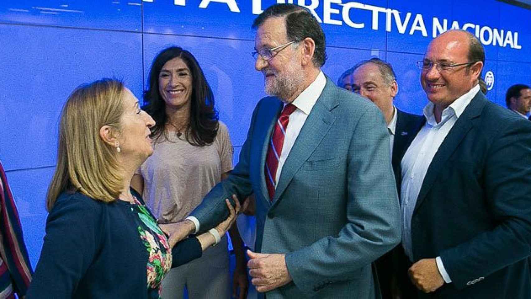Ana Pastor, que será elegida presidenta del Congreso, junto al presidente del Gobierno en funciones, Mariano Rajoy.